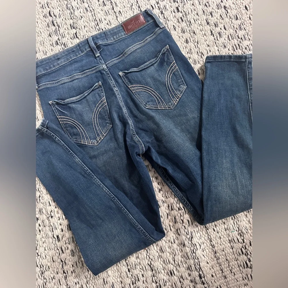 Womens Hollister Ultra High Rise Super Skinny Jeans size 9 Short - Picture 1 of 4